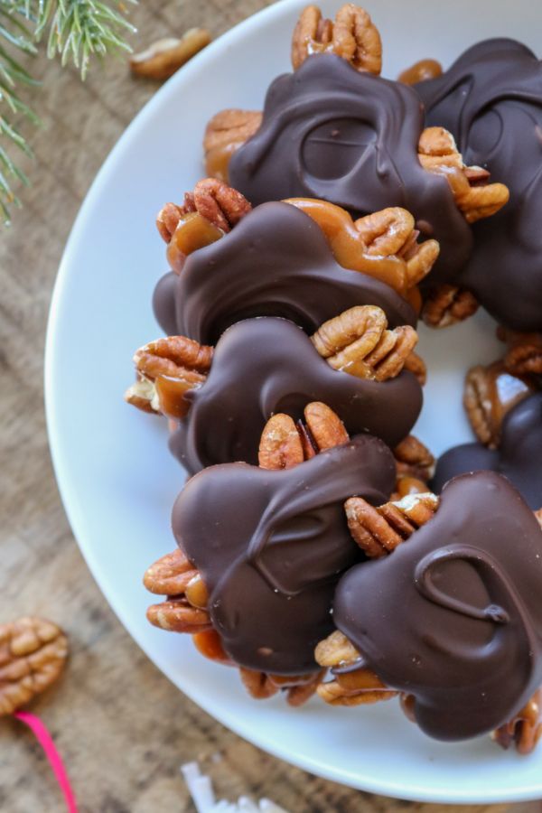 Homemade Keto Turtles