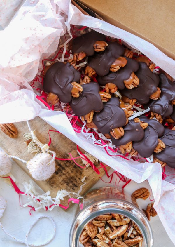 Homemade Keto Turtles