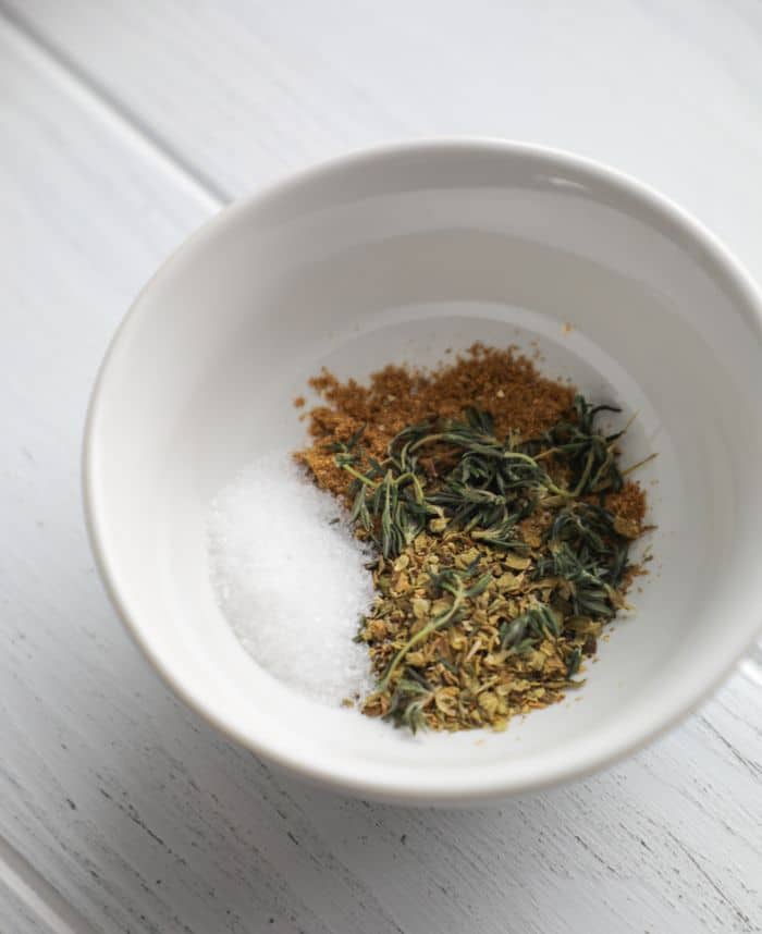 Mojo marinade spices in a bowl.