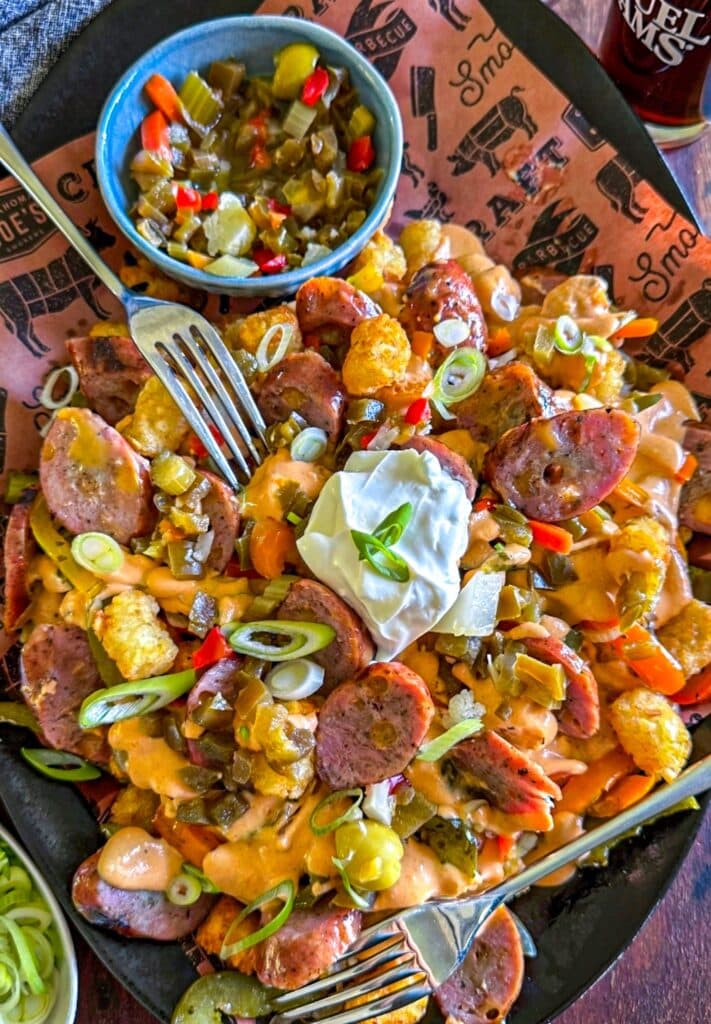 Brats and tots Bratwurst Nachos recipe