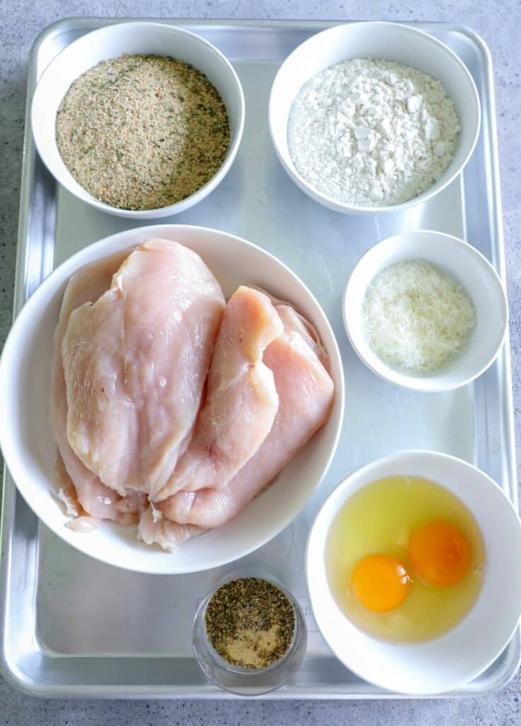 Ingredients for the crispy chicken cutlets