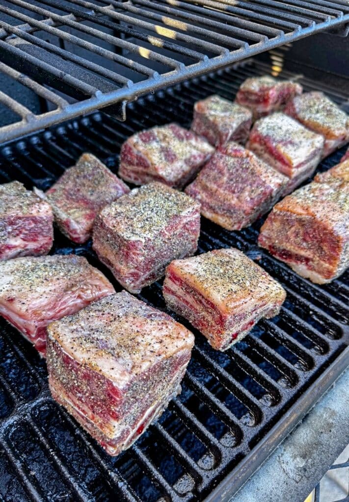 Smoking beef short ribs on the grill
